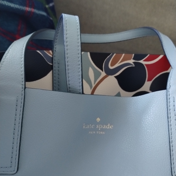 Kate Spade Reversible Arch Place Mya Breezy Floral Blue Leather Tote NWOT - Picture 9 of 9